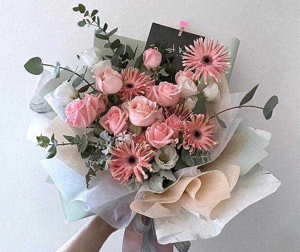 Elegant Violet Bouquet